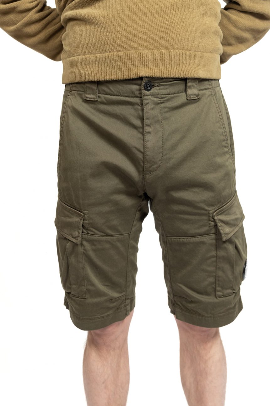 Shorts cargo vert CP Company 14CMBE116A005694G 2